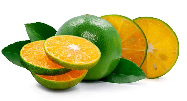 Friss Zöld Narancs Gyümölcs Izolált Fehér Alapon — Stock Fotó