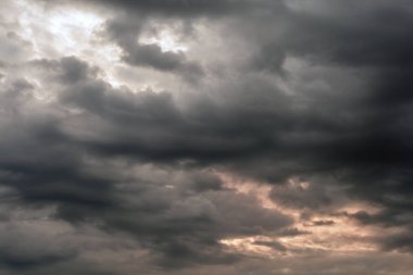 Etkileyici dramatik bulutlar arka planı