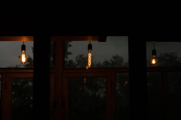 Edison Lampa Mörk Bakgrund — Stockfoto