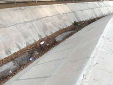 Bir metro şehri atık imha sistemi için betondan yapılmış trapezoidal bölüm fırtına suyu drenajı
