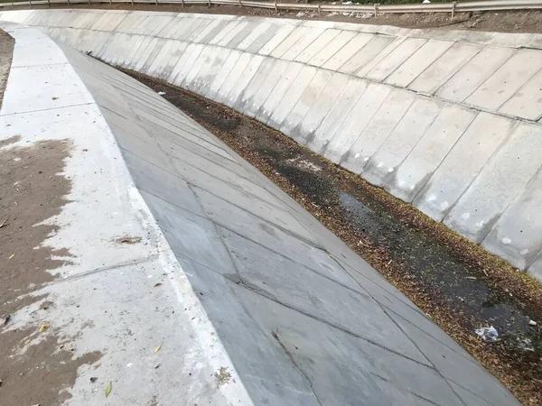 Secção Trapezoidal Drenagem Águas Pluviais Feitas Telhas Concreto Para Sistema — Fotografia de Stock
