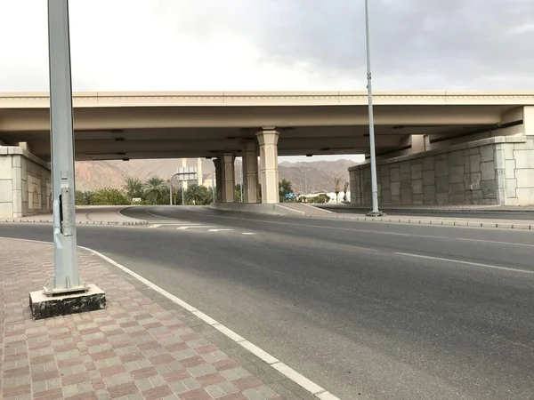 Viaduto Ponte Estradas Apoiadas Por Pilares Concreto Suporta Ambos Lados — Fotografia de Stock