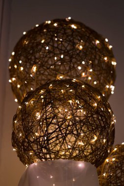 Tatil için dekoratif tel boncuklar.