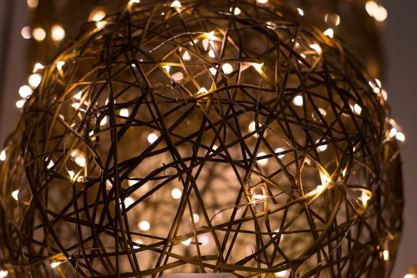 Tatil için dekoratif tel boncuklar.