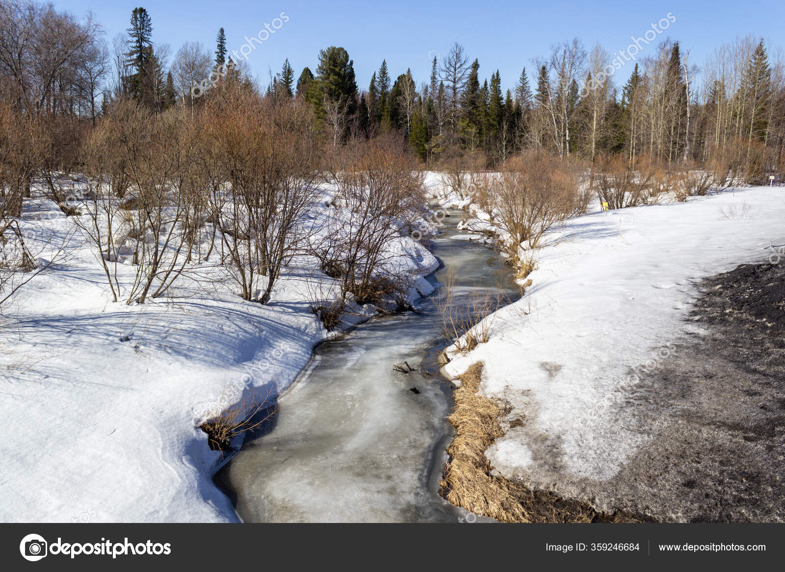 [Missão Rank C] Hokori - Página 2 Depositphotos_359246684-stock-photo-frozen-river-in-the-winter