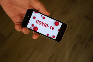 Çin 'de koronavirüs salgınıyla enfekte olmuş bir virüsün cep telefonuyla ilgili son dakika haberi. Coronavirus veya wuhan pnömonisi, 2019-nCoV Çin 'de yeni Coronavirüs salgınıdır..