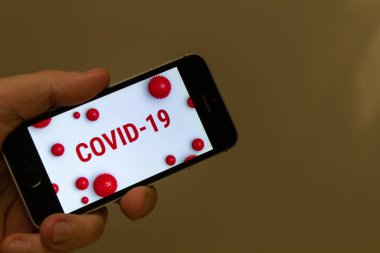 Çin 'de koronavirüs salgınıyla enfekte olmuş bir virüsün cep telefonuyla ilgili son dakika haberi. Coronavirus veya wuhan pnömonisi, 2019-nCoV Çin 'de yeni Coronavirüs salgınıdır..