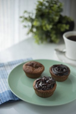 Kahveli çikolatalı kek.