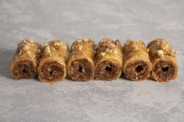 Fıstıklı ve bal şuruplu baklavalar.