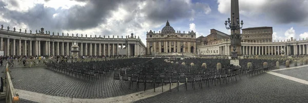 Chaises Extérieur Basilique Saint Pierre Vatican Rome Italie Attendant Pape — Photo