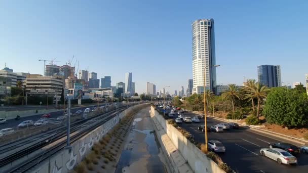 Izrael, Tel Aviv, 2020. február: Forgalmi dugó az autópályán a karantén előtt — Stock videók