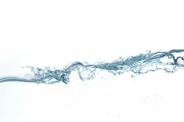 Wasser aus nächster Nähe spritzt mit Luftblasen. Frische und saubere Oberfläche Aqua fließt in Welle und sauberes Wasser auf weißem Hintergrund isoliert. Werbebild mit Freiraum für Ihre Arbeit — Stockfoto