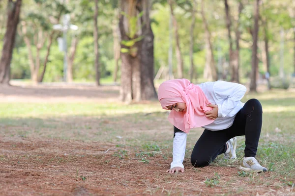 Beautiful Young Asian Muslim Girl Sportswear Keeps Both Hands Chest — Stock Photo, Image