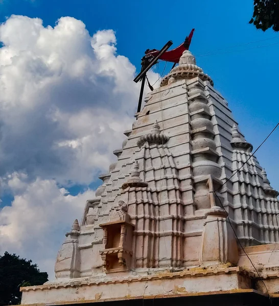 Parte superior del templo hindú en ujjain en la India — Foto de Stock