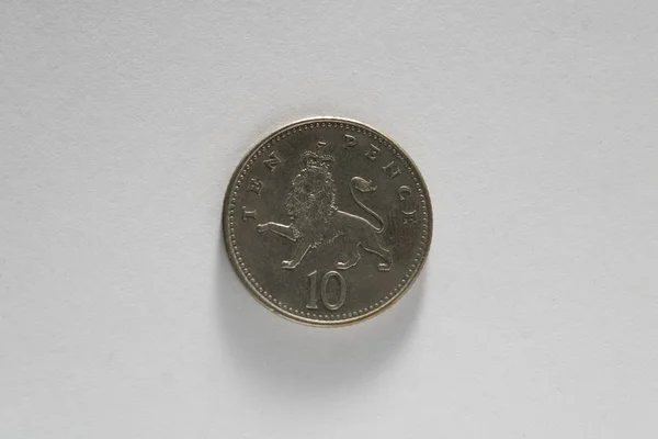 Britânico Dez Pence Coin Isolado em Branco . — Fotografia de Stock