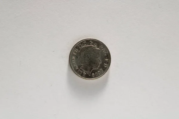 Singola moneta da cinque penny britannica . — Foto Stock