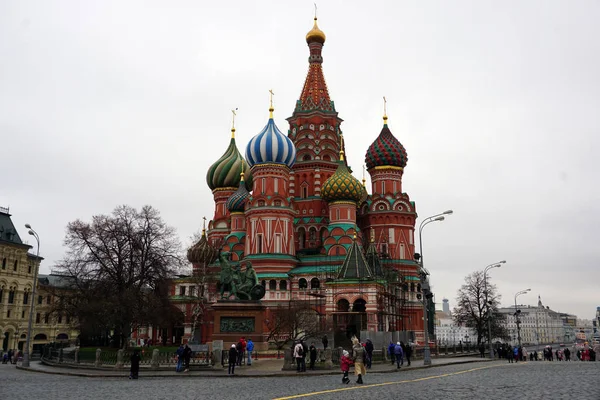 Moscú Rusia Diciembre 2019 Plaza Roja Catedral Basilio Sobre Fondo —  Fotos de Stock