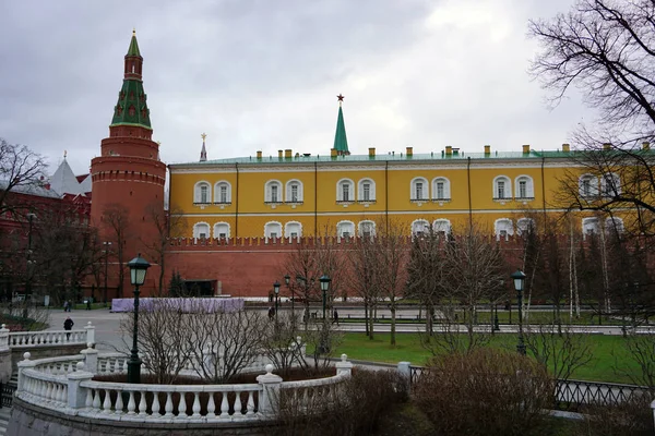 Moscow Russia January 2020 Alexander Garden Moscow Kremlin Cloudy Day — 스톡 사진