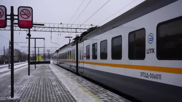 Krasnogorsk Região Moscou Rússia Janeiro 2020 Trem Elétrico Suburbano Moderno — Vídeo de Stock