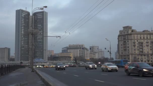 Moscova Rusia Februarie 2020 Trafic Intens Podul Novoarbatsky Moscova Iarnă — Videoclip de stoc