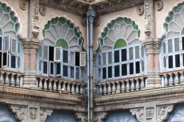 Mysore, Karnataka, Hindistan - 17 Aralık 2019; Mysore Palace tarihi bir saraydır ve Wadiyar hanedanının kraliyet ailesidir. Başlangıçta Puragiri (tam anlamıyla, kale) olarak biliniyordu, ve şimdi Eski Fort olarak biliniyor 14. cent arasında inşa edilmiştir