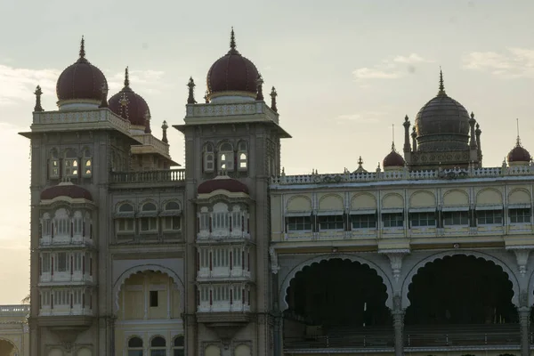 迈索尔宫 Mysore Karnataka India 2019年12月17日 迈索尔宫 Mysore Palace 是瓦迪亚王朝的一座历史宫殿和皇家官邸 原来被称为Puragiri — 图库照片