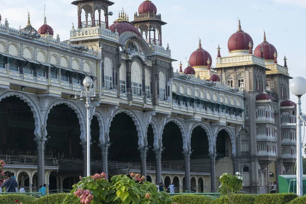 迈索尔宫 Mysore Karnataka India 2019年12月17日 迈索尔宫 Mysore Palace 是瓦迪亚王朝的一座历史宫殿和皇家官邸 原来被称为Puragiri — 图库照片