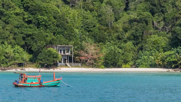 Beach and Boat at at Koh Rong Island — стоковое фото