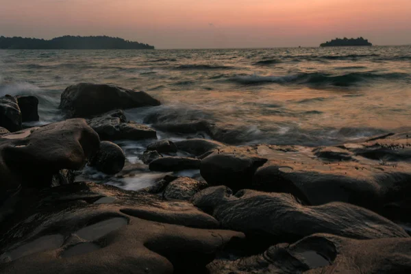 日の出｜ロン島の長時間露光 — ストック写真