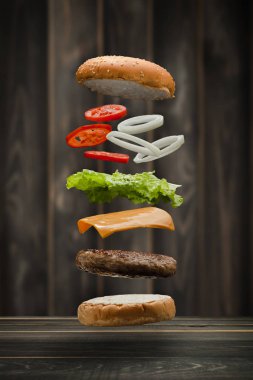 Lezzetli ızgara sığır burger.
