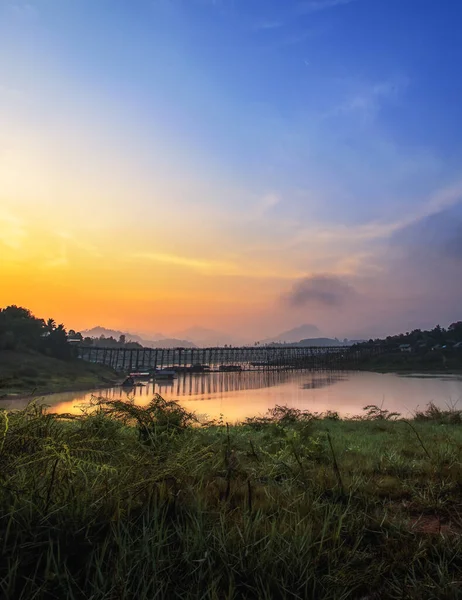 Eski Ahşap Köprü Mon Bridge Tayland Uzun Köprüsü Kanchanaburi Tayland — Stok fotoğraf