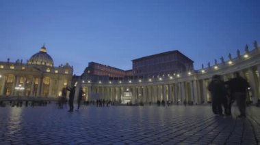 Aziz Peters Bazilika Meydanı 'nın Roma' daki dönüşümlü bir zaman atlaması.