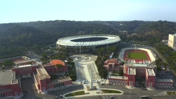 Stadio Olimpico és a környező sportkomplexumok légi felvételei Rómában — Stock videók
