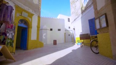 Essaouira 'daki Fas sokaklarında el kamerasıyla çekilmiş.