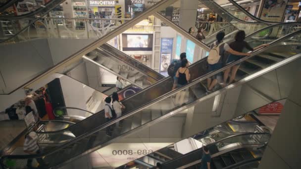 Escaleras mecánicas en Siam Electronics Plaza MBK en Bangkok, Tailandia — Vídeo de stock