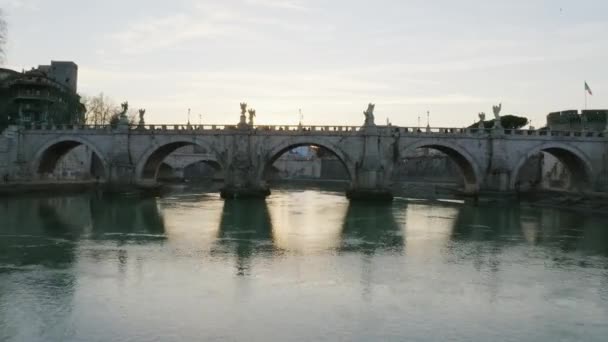 Flying over the River Tiber and coming up to see Vatican City in the background — Stock Video