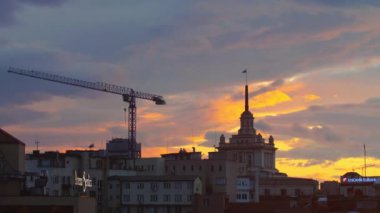 Sofya ve Bulgaristan 'ın üzerinde renkli bir gün batımı zamanlaması