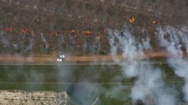 Kwazulu-Natal, Güney Afrika 'da kontrollü bir yangının havadan görünüşü