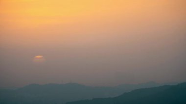 Güney Kore 'de Güneş Batıyor