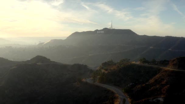 Záběry z dronů na nápisu Hollywood v Los Angeles — Stock video