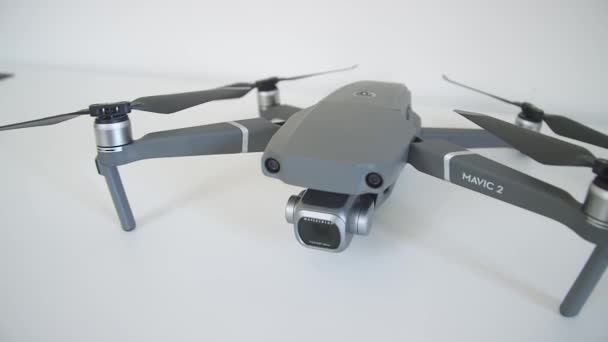 Постріл відстеження дронів — стокове відео