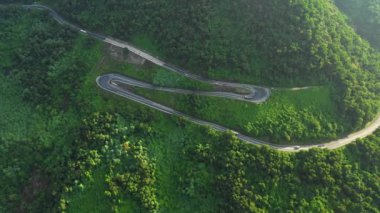 Hai Van Pass Vietnam 'daki Maymun Dağı ormanları üzerine