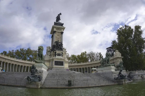 Pomník Alfonsa Xii Parku Retiro Madridu — Stock fotografie