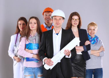 İnsanlar çeşitli meslekler ile gülümseyen portresi