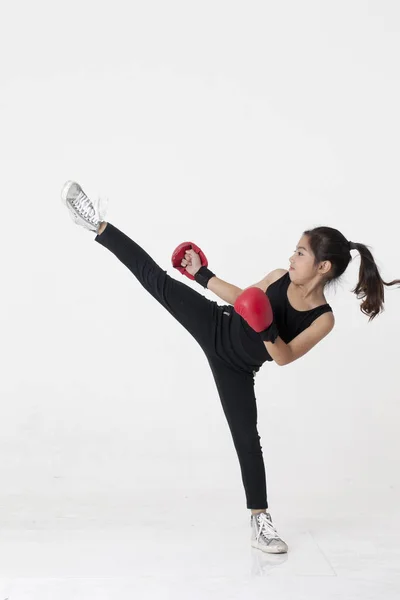 Ein Mädchen Mit Boxhandschuhen — Stockfoto