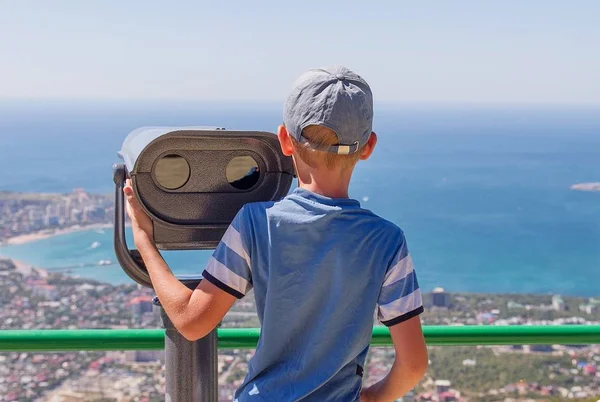 küçük çocuk deniz dürbün