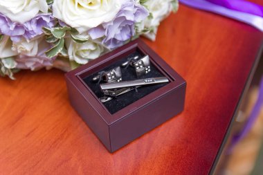 Düğün buket ile kol düğümleri