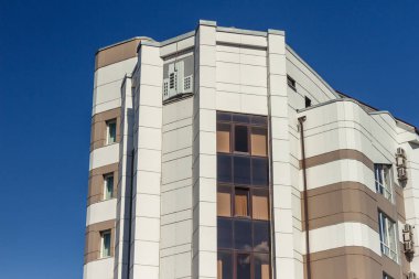 Aşağıdan bir yüksek katlı binaların görüntülemek