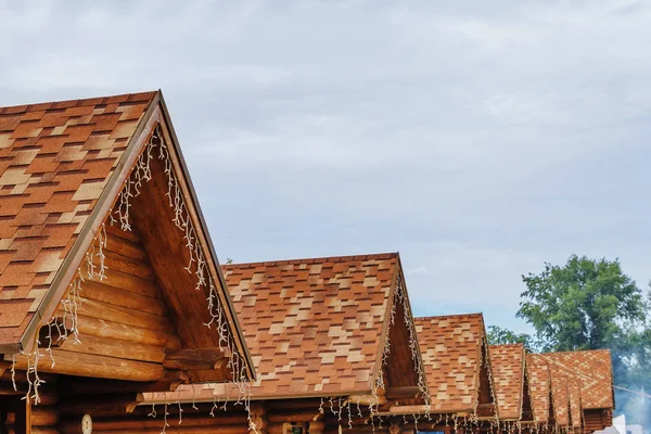 Dak huis met pannendak — Stockfoto