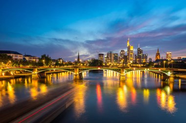 Işıklı Frankfurt manzarası